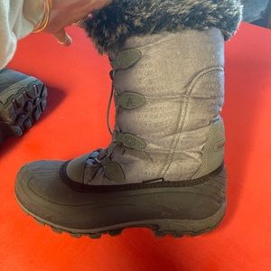 Women’s kamik size 9 boots